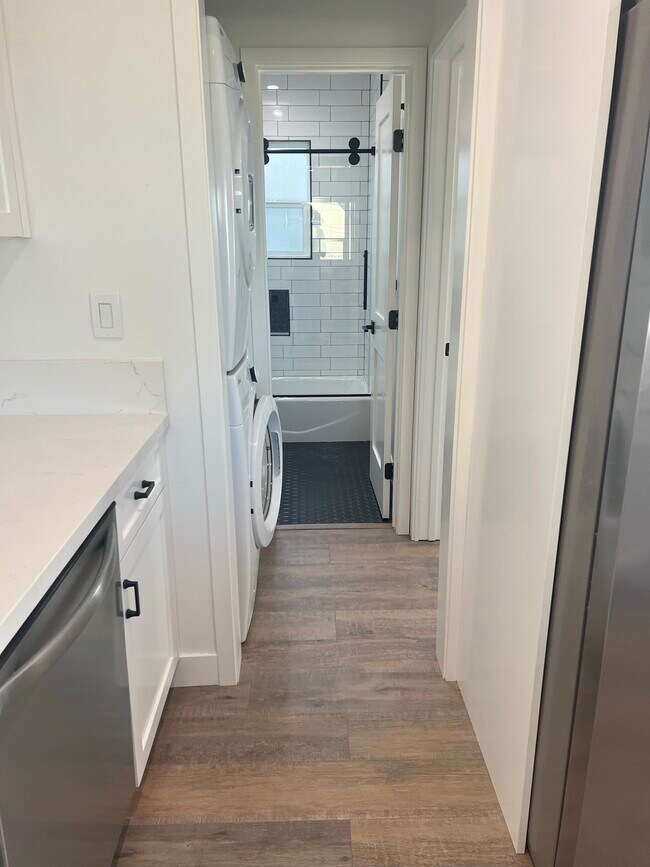 Foto del edificio - 1605-1/2 Blossom Lane