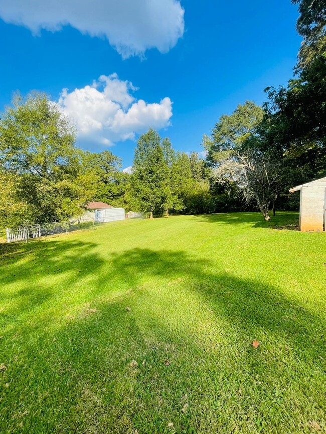 Building Photo - 5563 Owens Dr