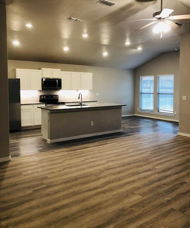 Building Photo - 7522 31st Pl