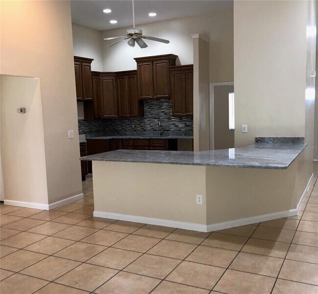 Foto del edificio - 3217 Laurel Dale Dr