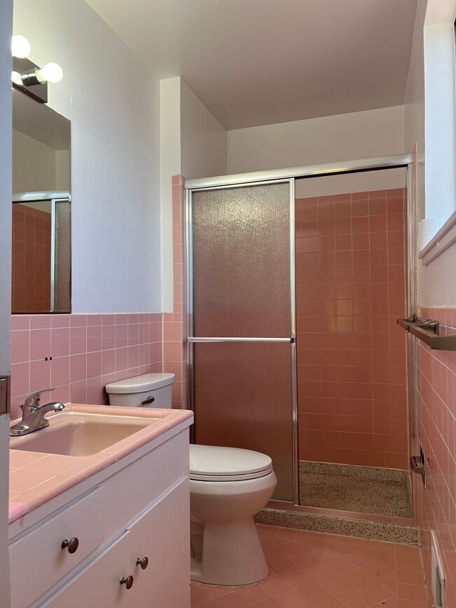 Building Photo - Daly City Home 4Bed 2 Ba