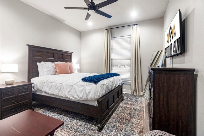 Foto del edificio - 3313 Flatwood Dr