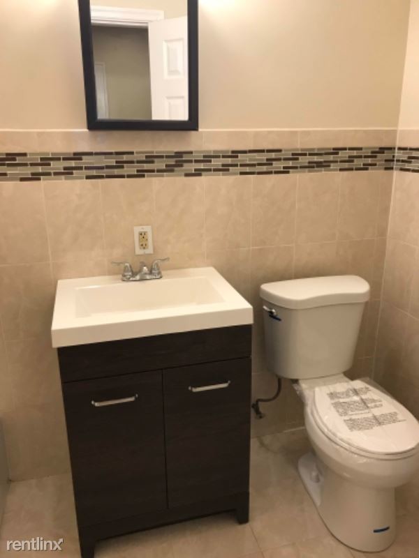 Foto del edificio - 1 br, 1 bath Apartment - 126 W Clinton Ave