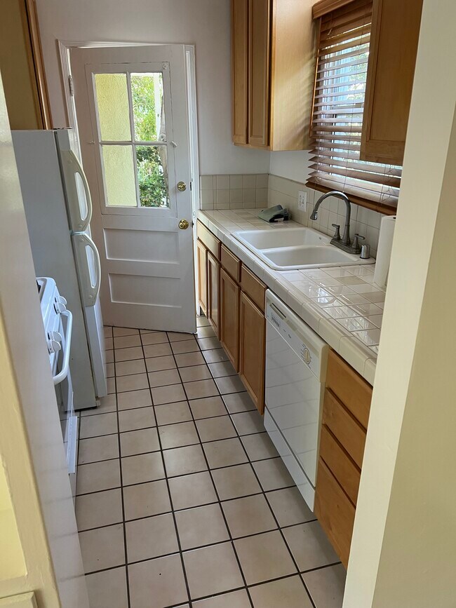 Foto del edificio - 8925 Keith Ave