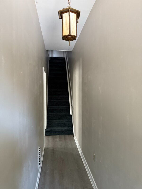 Foto del edificio - 1365-1365 Capouse Ave