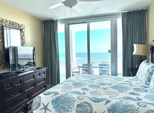 Foto del edificio - 521 W Beach Blvd