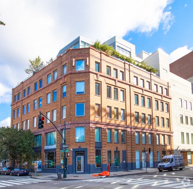 Building Photo - 120-126 Eleventh Ave