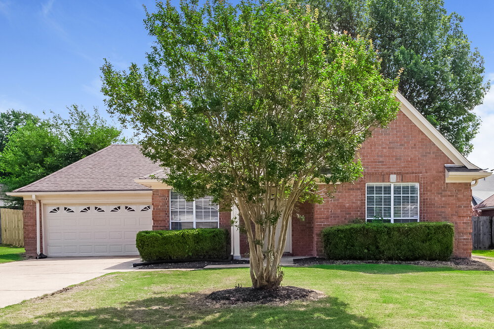 Primary Photo - 7842 Benton Dr