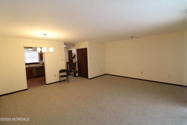 Foto del edificio - 142 Westchester Dr