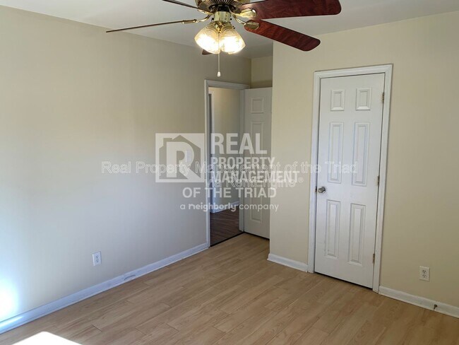 Foto del edificio - 903 E Bragg St