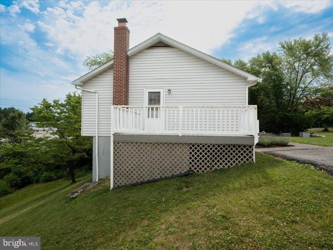 Foto del edificio - 102 Linwood Ct