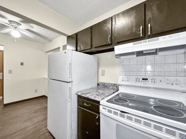 Building Photo - Watrous Apartments