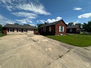 Building Photo - 5388 Chapmans Rd