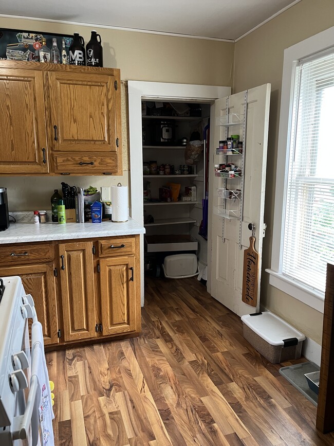 Building Photo - 621 N 2nd St