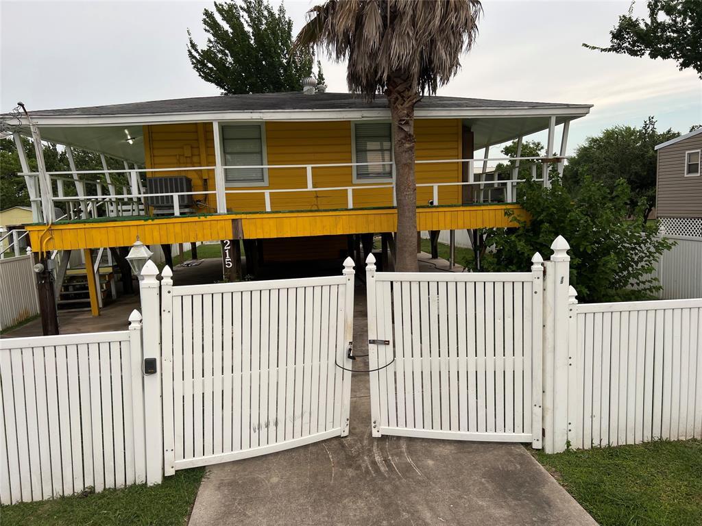 215 13th St, San Leon, TX 77539 House Rental in San Leon, TX