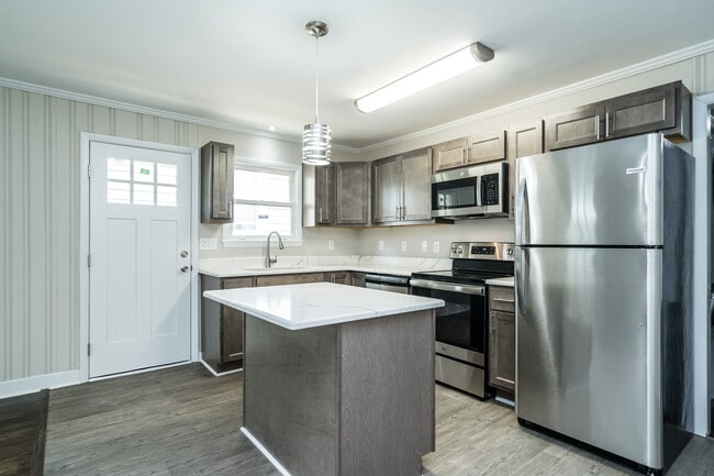 Photo - 504 N Maple St Apartment