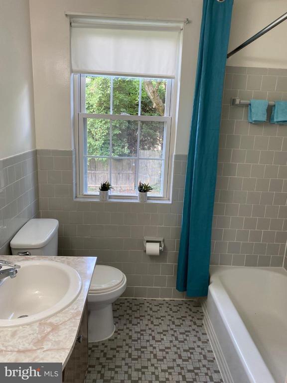 Foto del edificio - 312 E Melrose Ave