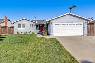 Building Photo - 1383 Bouret Dr