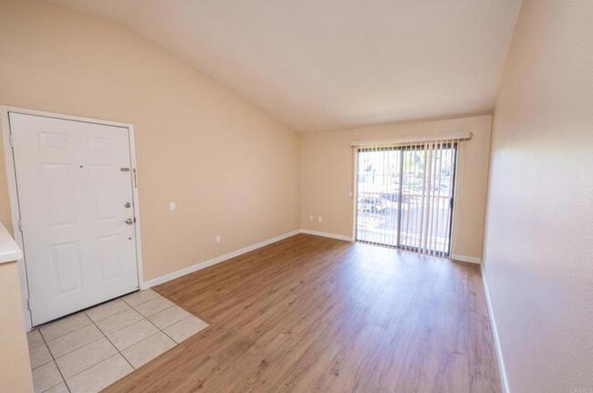 Building Photo - "Charming 1-Bedroom Condo in Prime El Cajo...