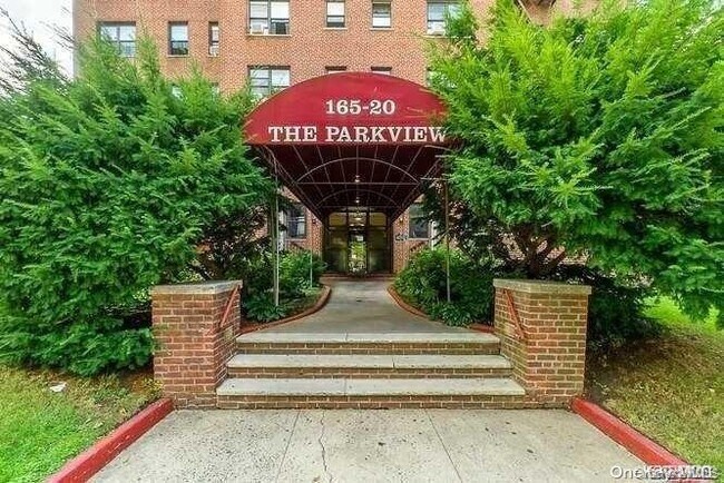 Foto del edificio - 165-20 Highland Ave