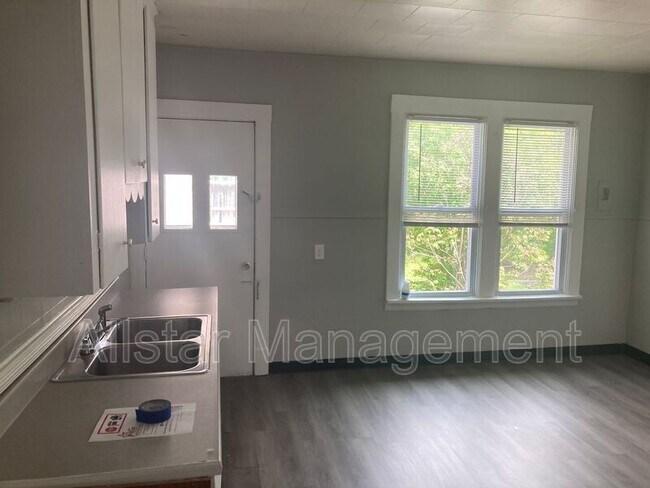 Foto del edificio - 6714 Worley Ave