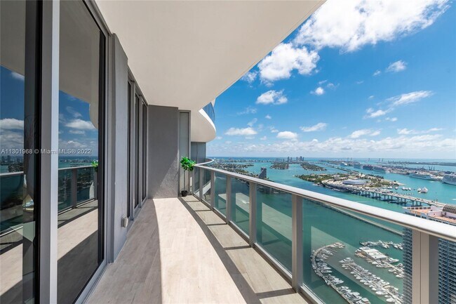 Foto del edificio - 488 NE 18th St