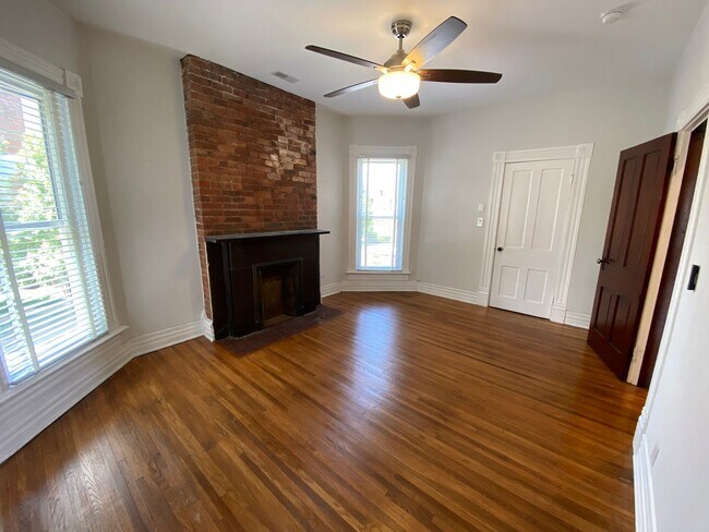 Foto del edificio - W King Ave 103-103.5 MLR