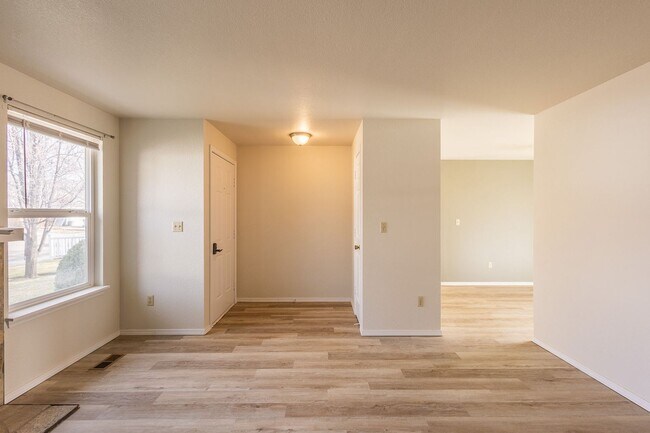 Foto del edificio - Renovated 2 bedroom 1 bathroom home