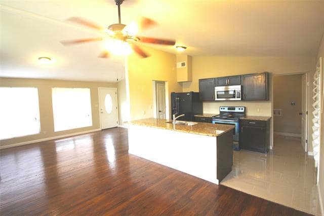 Building Photo - 149 Hedgerow Ln