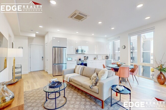 Building Photo - 38 Hichborn St