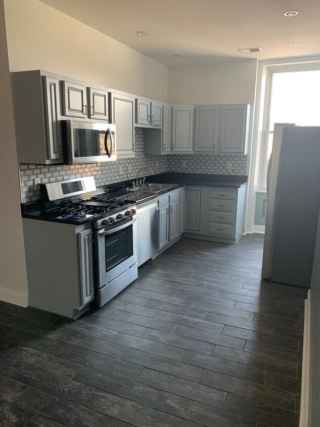 Foto principal - 4419 Butler St