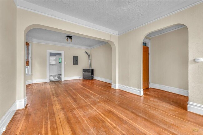 Building Photo - 3032 N Williams Ave