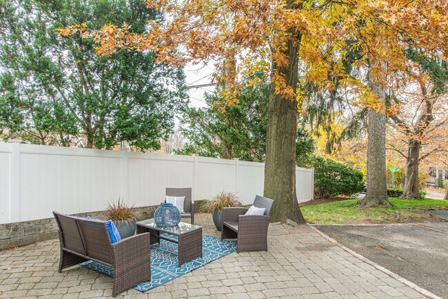 Building Photo - 61 Claremont Ave