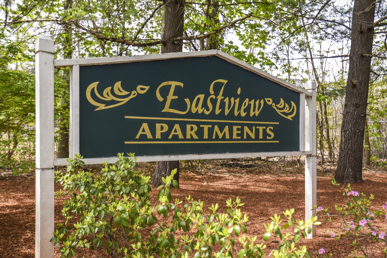 ¡Bienvenidos! - Eastview Apartments