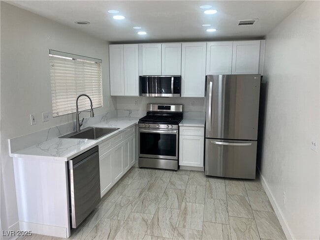 Building Photo - 368 Abbington St