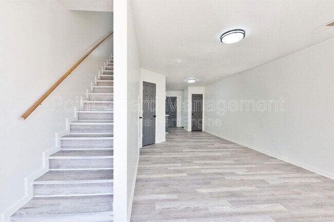 Foto del edificio - 321 W South Ave