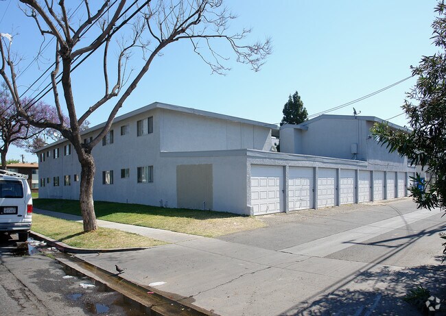 Foto del edificio - 11742 Stuart Dr