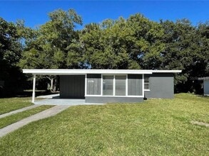 Building Photo - 206 Poinciana Cir