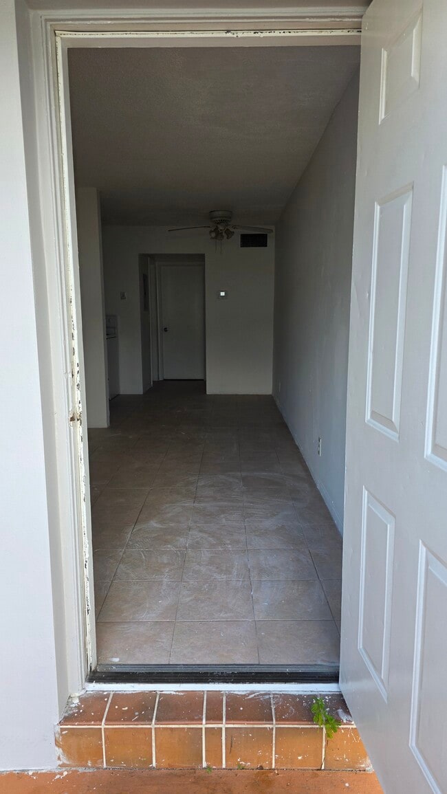 Foto del edificio - 19 SW 14th St