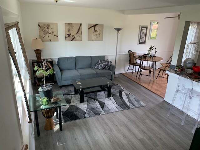 Building Photo - 2065 Libertyville Rd