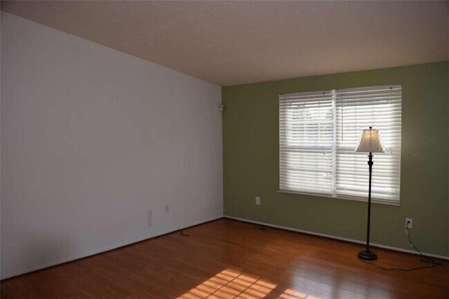 Building Photo - 2805 Pine Meadow Dr