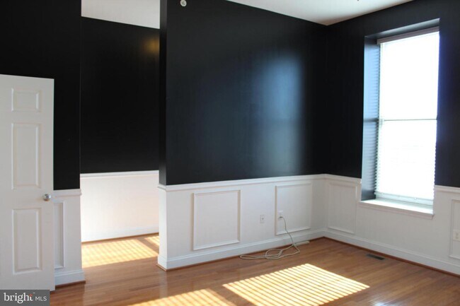Building Photo - 834 E Preston St