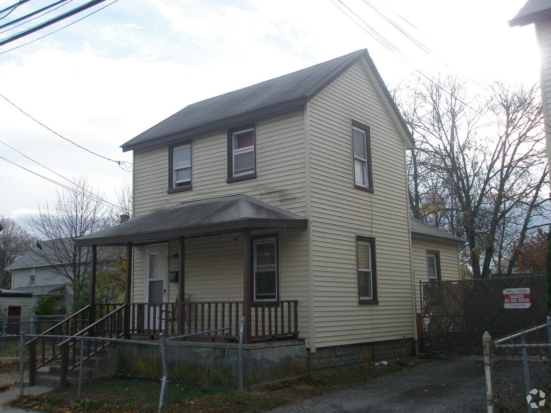Primary Photo - 12 Elm Ave
