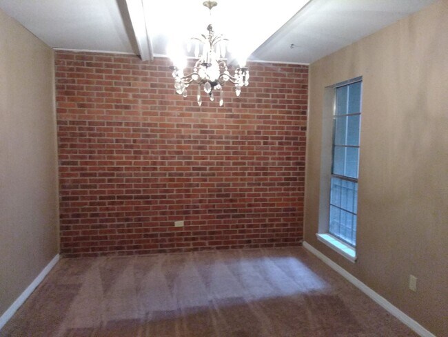 Foto del edificio - Village Green Townhouse for Lease!