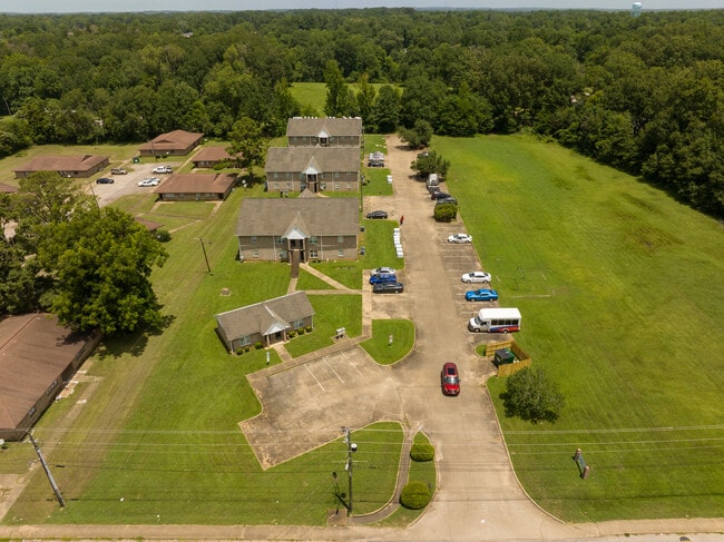Building Photo - Hillcrest Estates