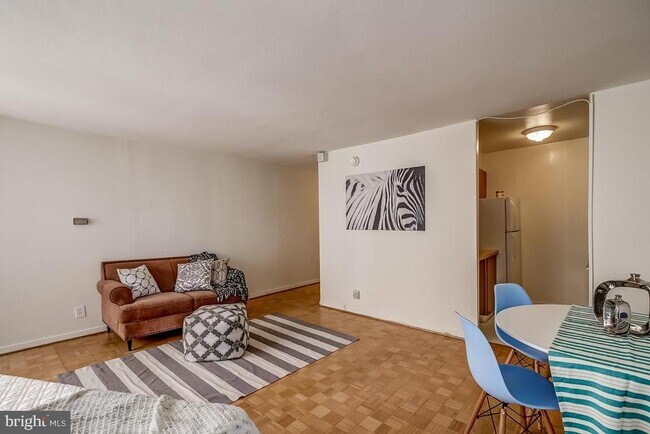 Foto del edificio - 224-30 W Rittenhouse Square