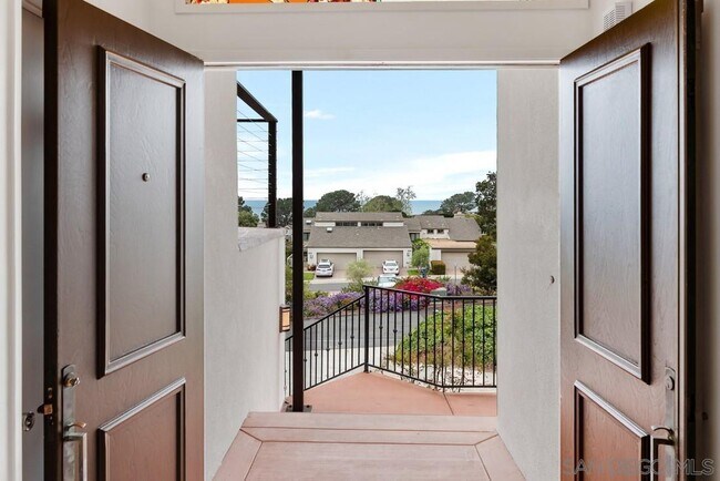 Building Photo - 13045 Via Esperia