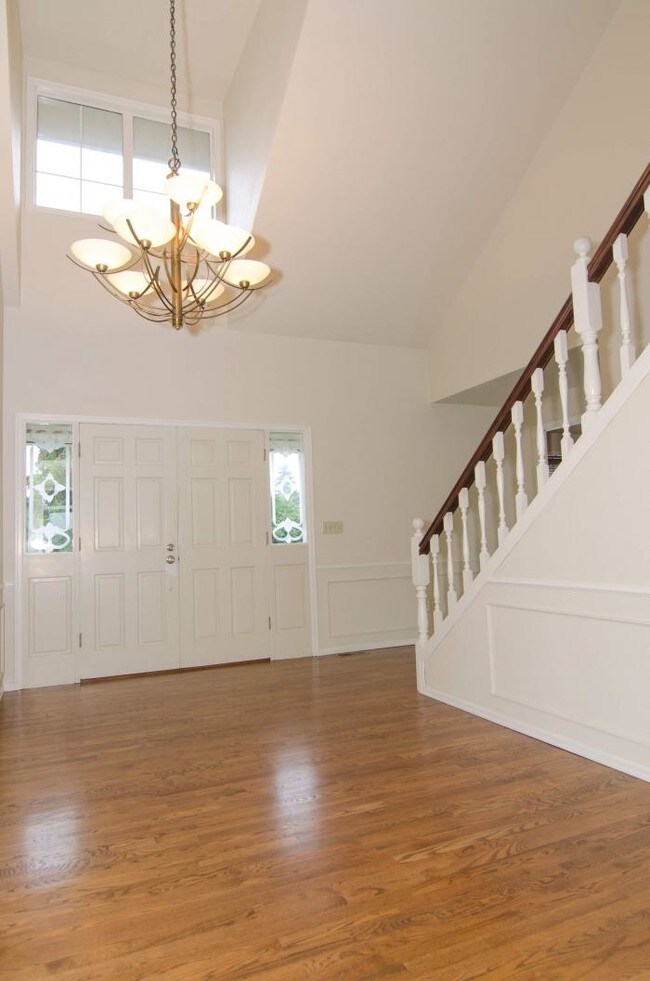 Foto del edificio - 3 bedroom in Bellevue WA 98006