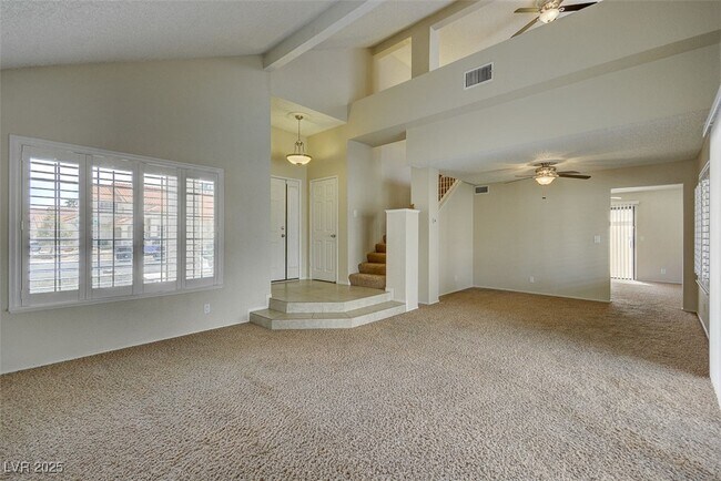 Foto del edificio - 3229 Canyon Lake Dr