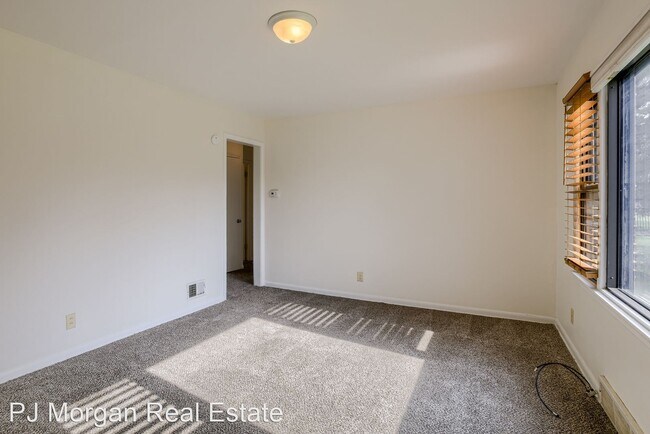 Building Photo - 3 br, 1 bath House - 6106 N 36th St.